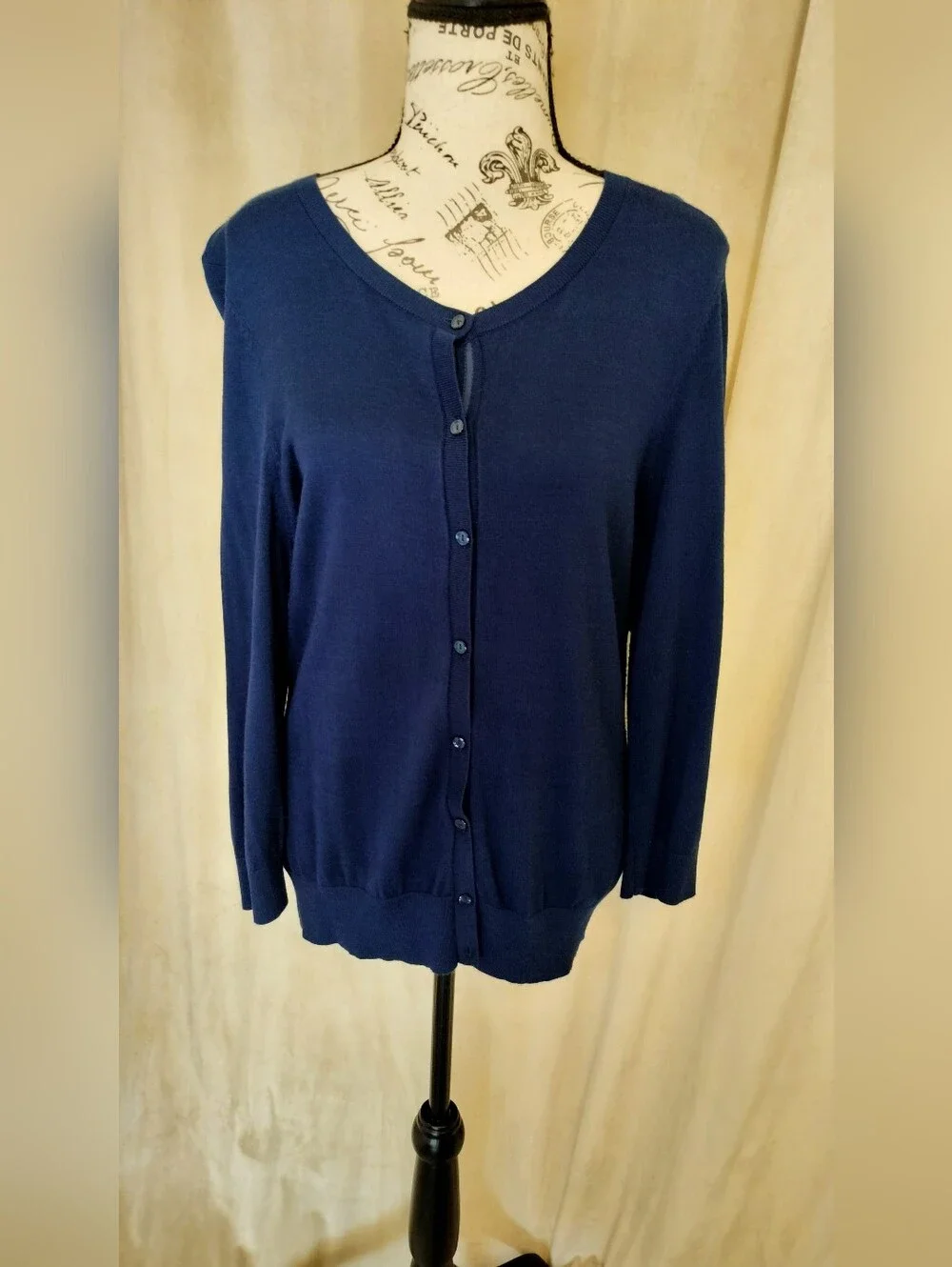 EUC! Halogen Women's Navy Blue Button Front Cardigan 3/4 Sleeves. Size XL - Picture 8 of 8